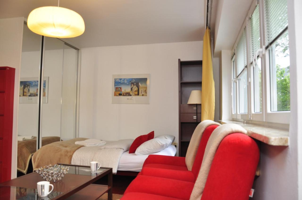 Prudentia Apartments Moko Economy Warszawa Exteriör bild